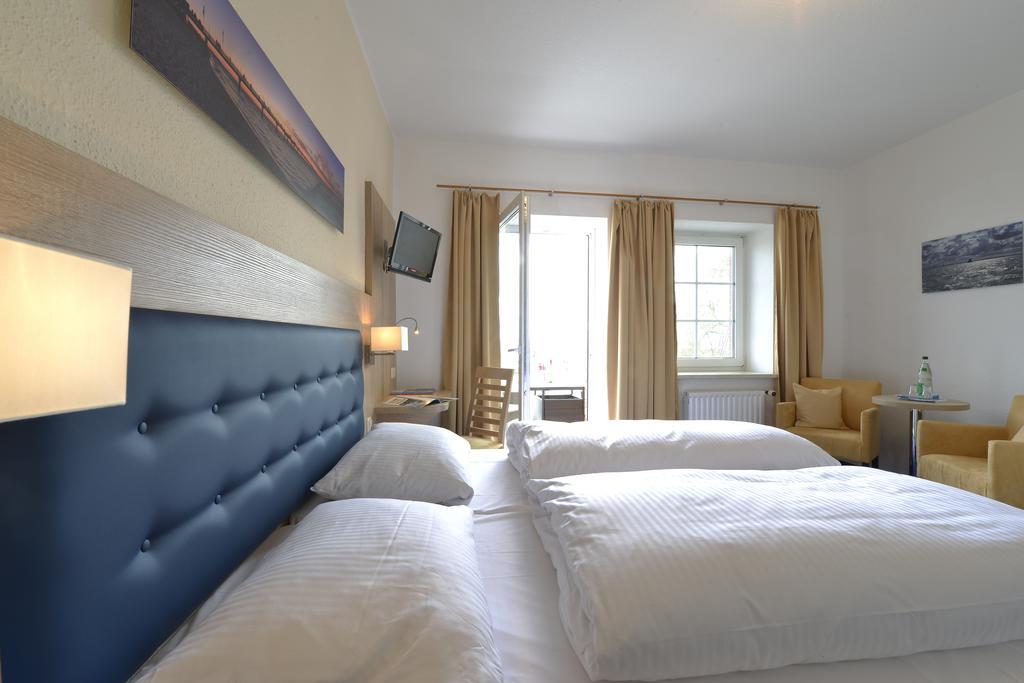 Hotel Boddenhus Garni Zingst Eksteriør billede