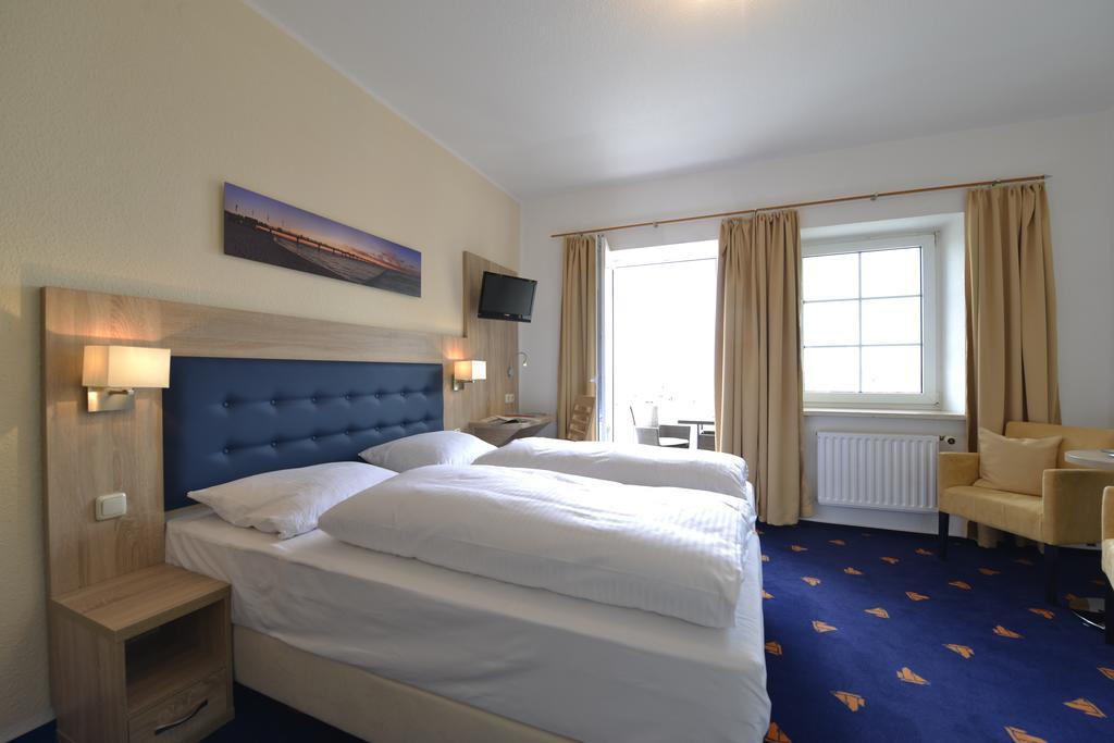 Hotel Boddenhus Garni Zingst Eksteriør billede
