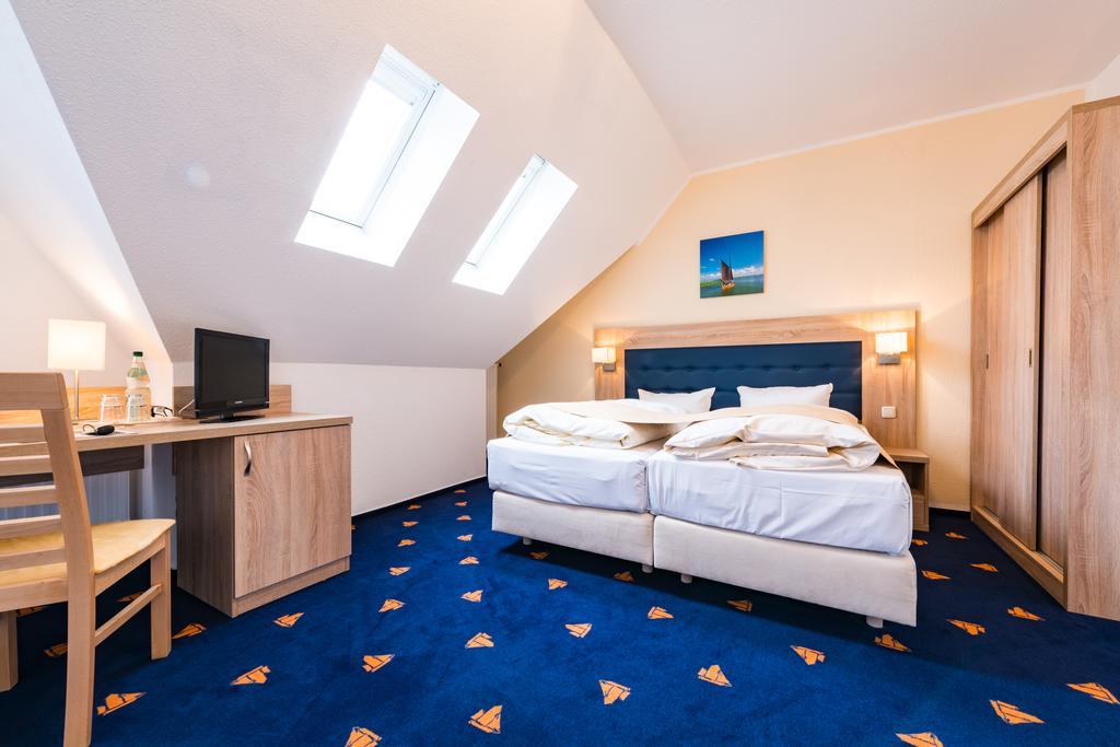 Hotel Boddenhus Garni Zingst Eksteriør billede