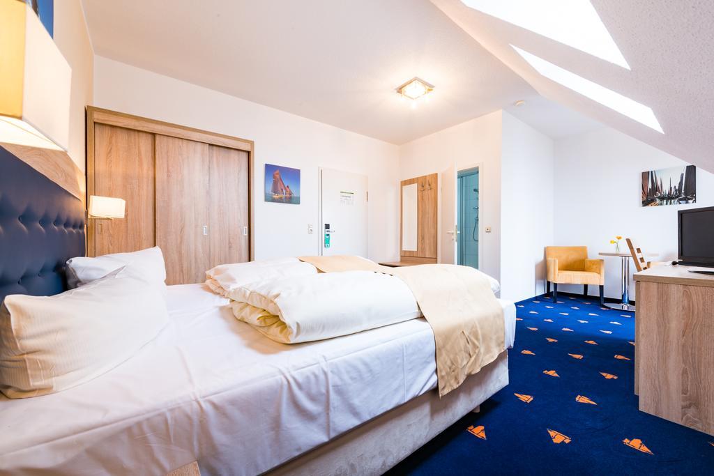 Hotel Boddenhus Garni Zingst Eksteriør billede