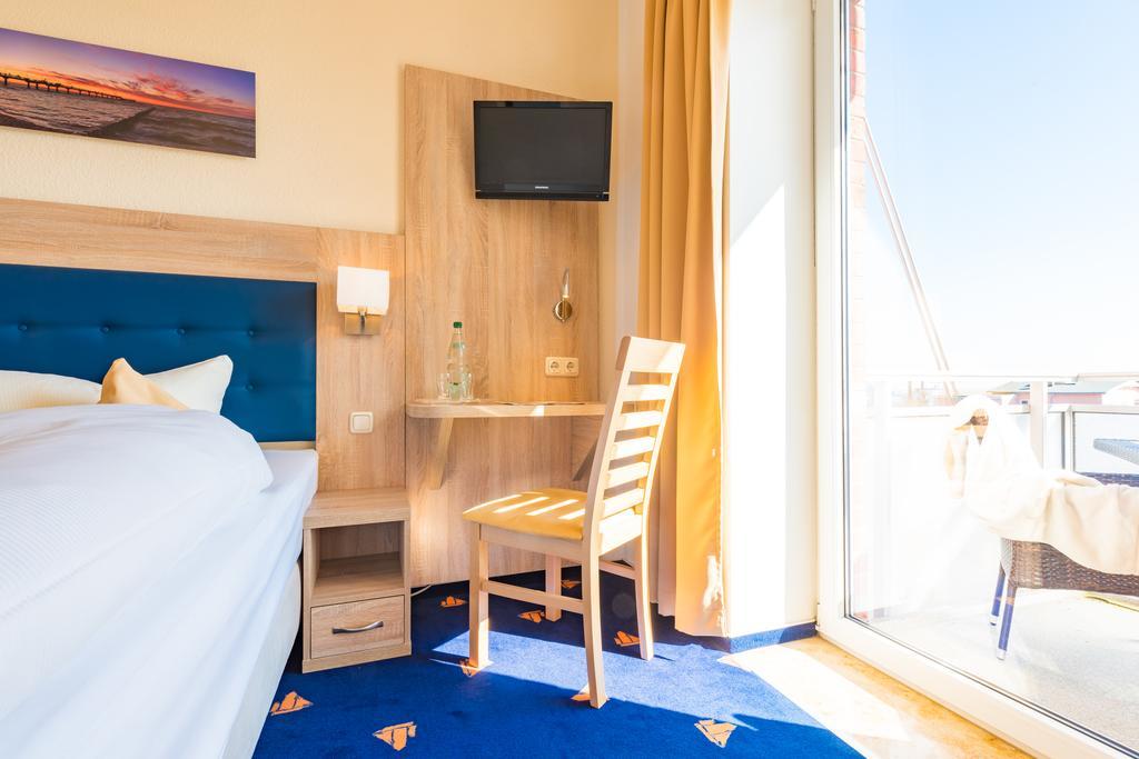 Hotel Boddenhus Garni Zingst Eksteriør billede
