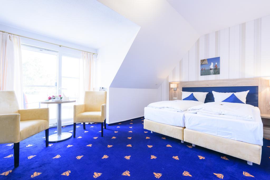 Hotel Boddenhus Garni Zingst Eksteriør billede