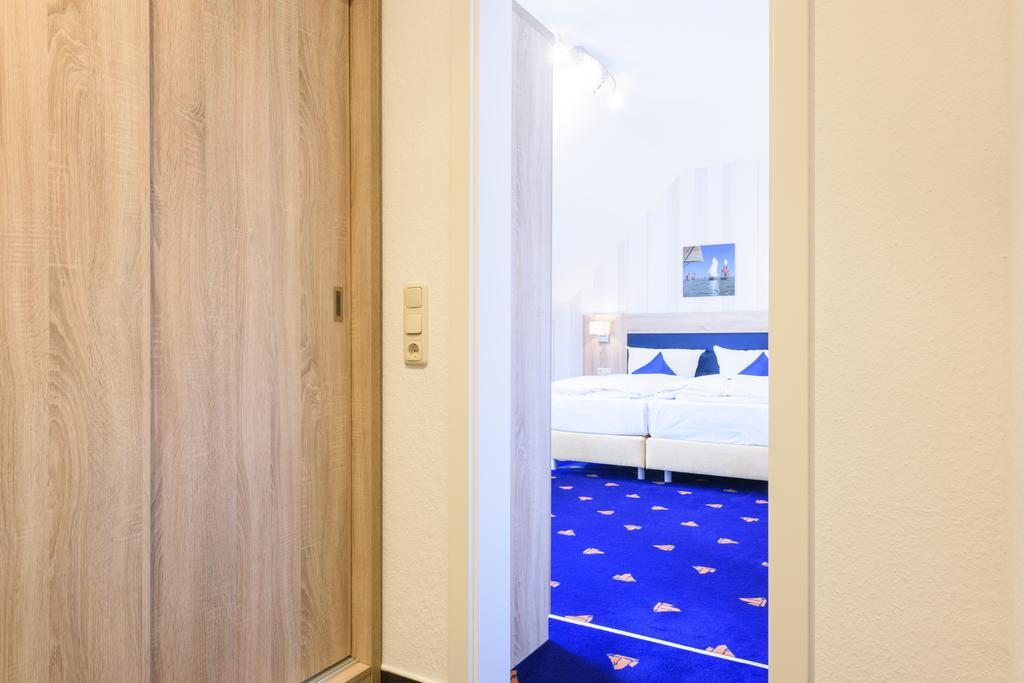Hotel Boddenhus Garni Zingst Eksteriør billede