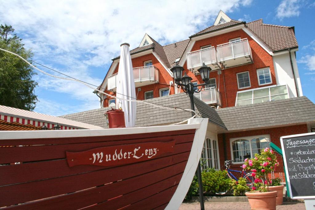 Hotel Boddenhus Garni Zingst Eksteriør billede